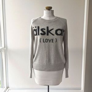 Love 'Älskar' Crewneck Sweater - Light Gray